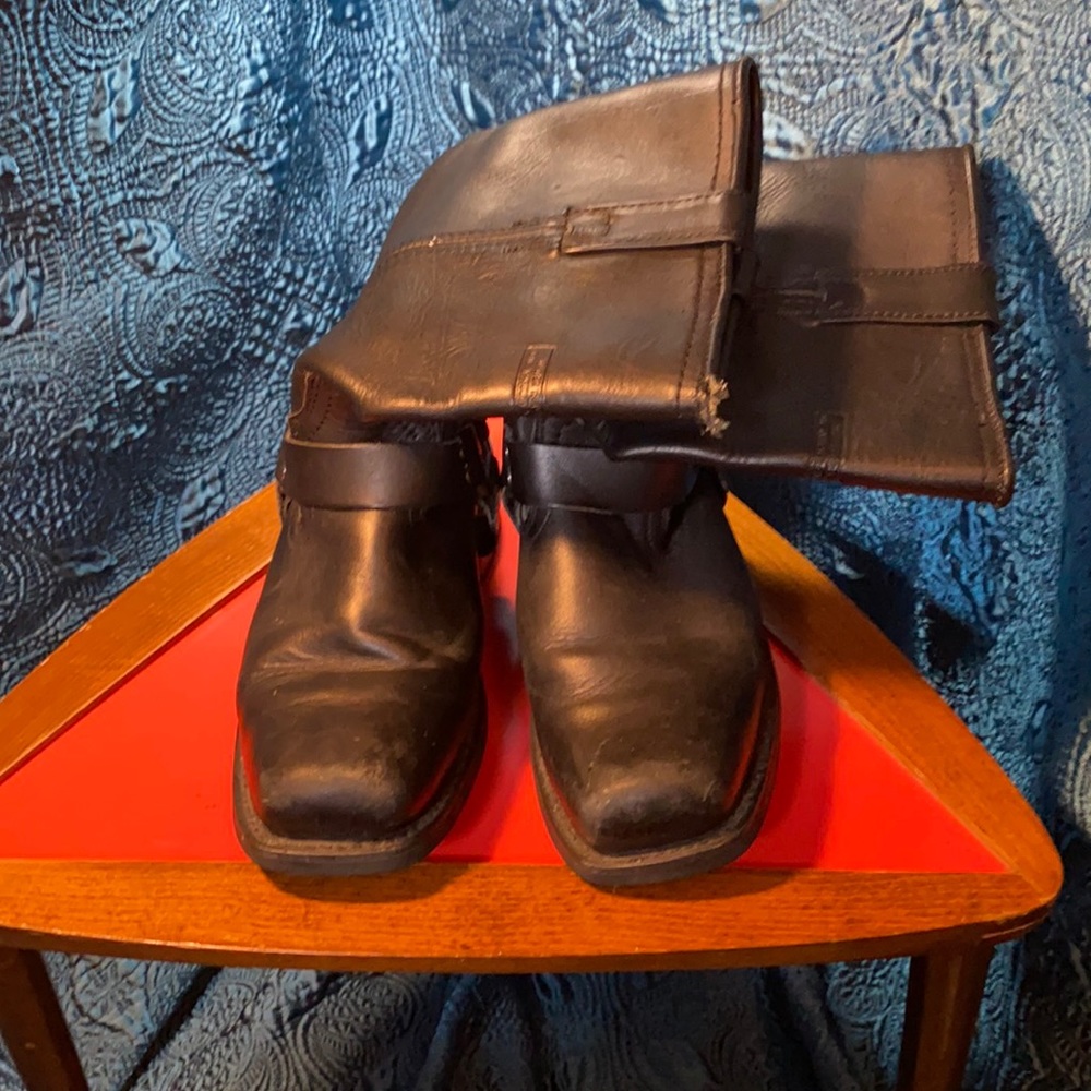 Black motorcycle boots
